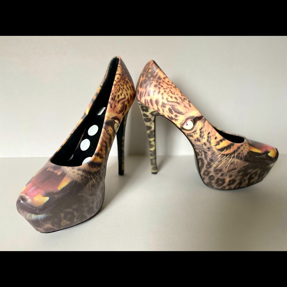 NWOT IRON FIRST DON’T PUSSY FOOT PLATFORM